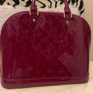 Louis Vuitton Magenta Alma Vernis PM Hand Bag. Guaranteed Authentic.